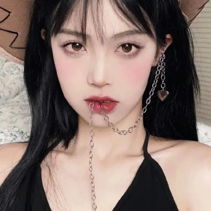 我才不要和人类恋爱呢